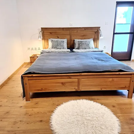 Sipk -free-parking-breakfast-terrace