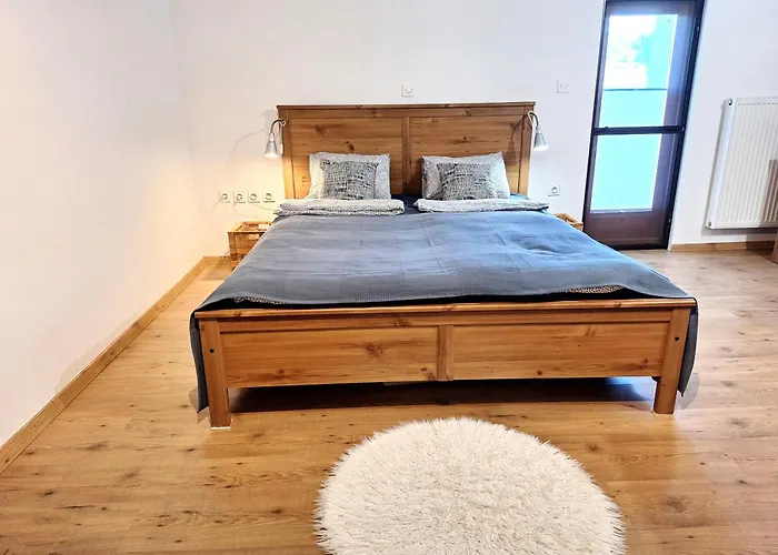 Sipk -free-parking-breakfast-terrace